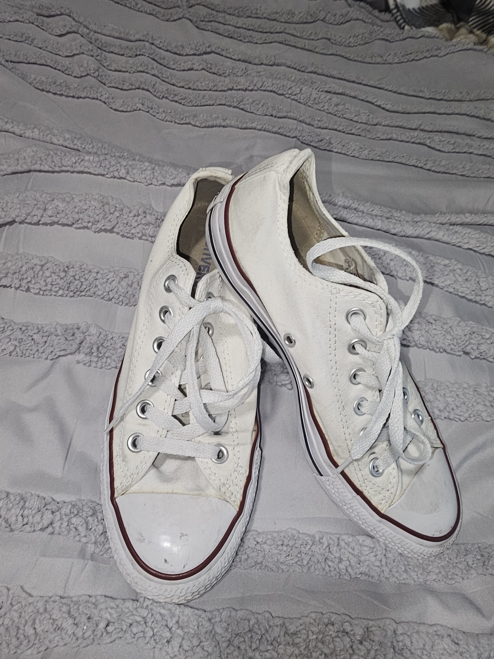Converse All-Stars Classic White Low-Top Canvas Sneakers for Women - 8